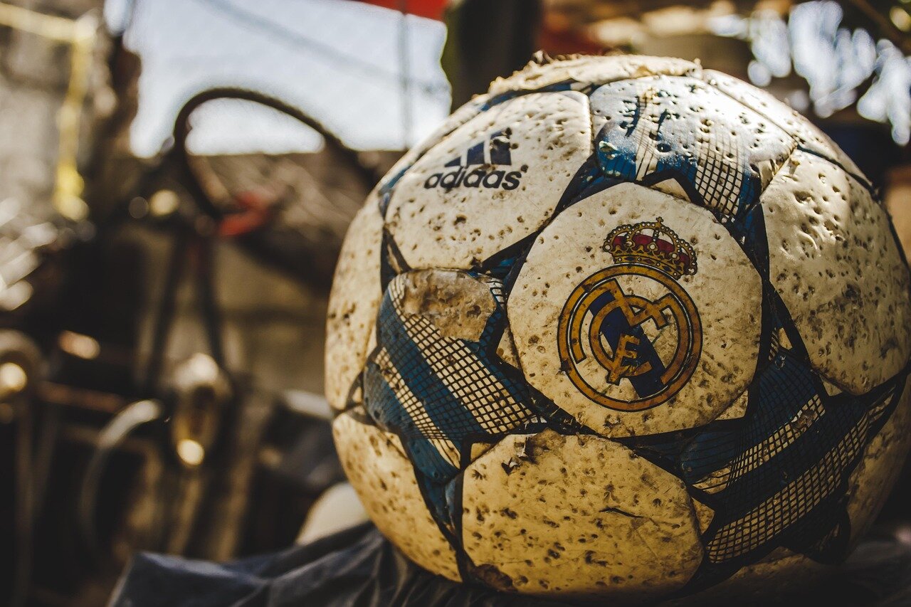 A closeup of the scoreboard highlighting the 11 draw, symbolizing the team's struggle to secure vital points in La Liga